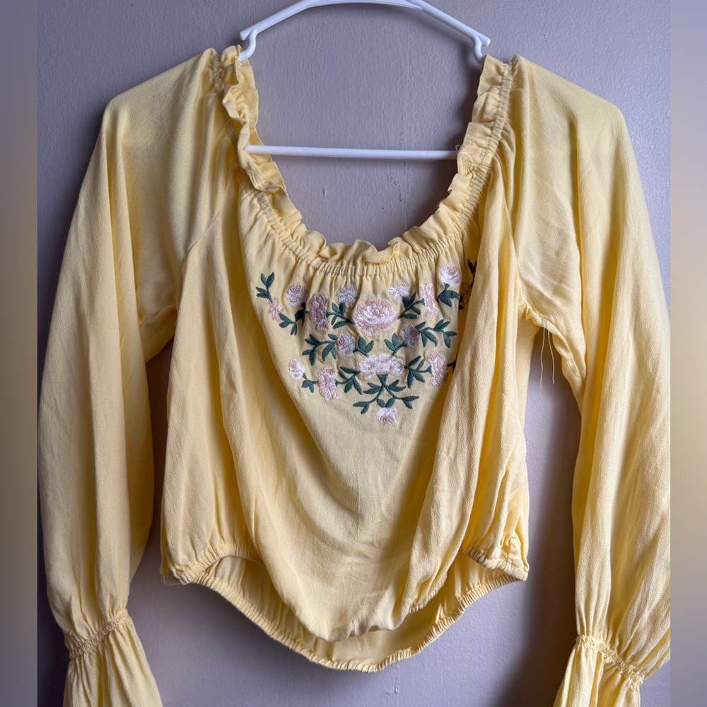 PacSun Yellow Floral Embroidered Off Shoulder Peasant Crop Top Size M NWT